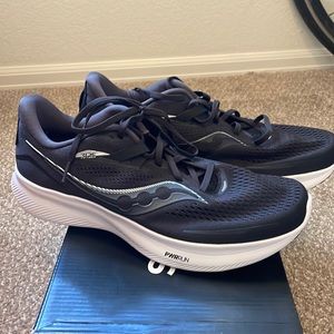Saucony Ride SIZE: 11 Wide